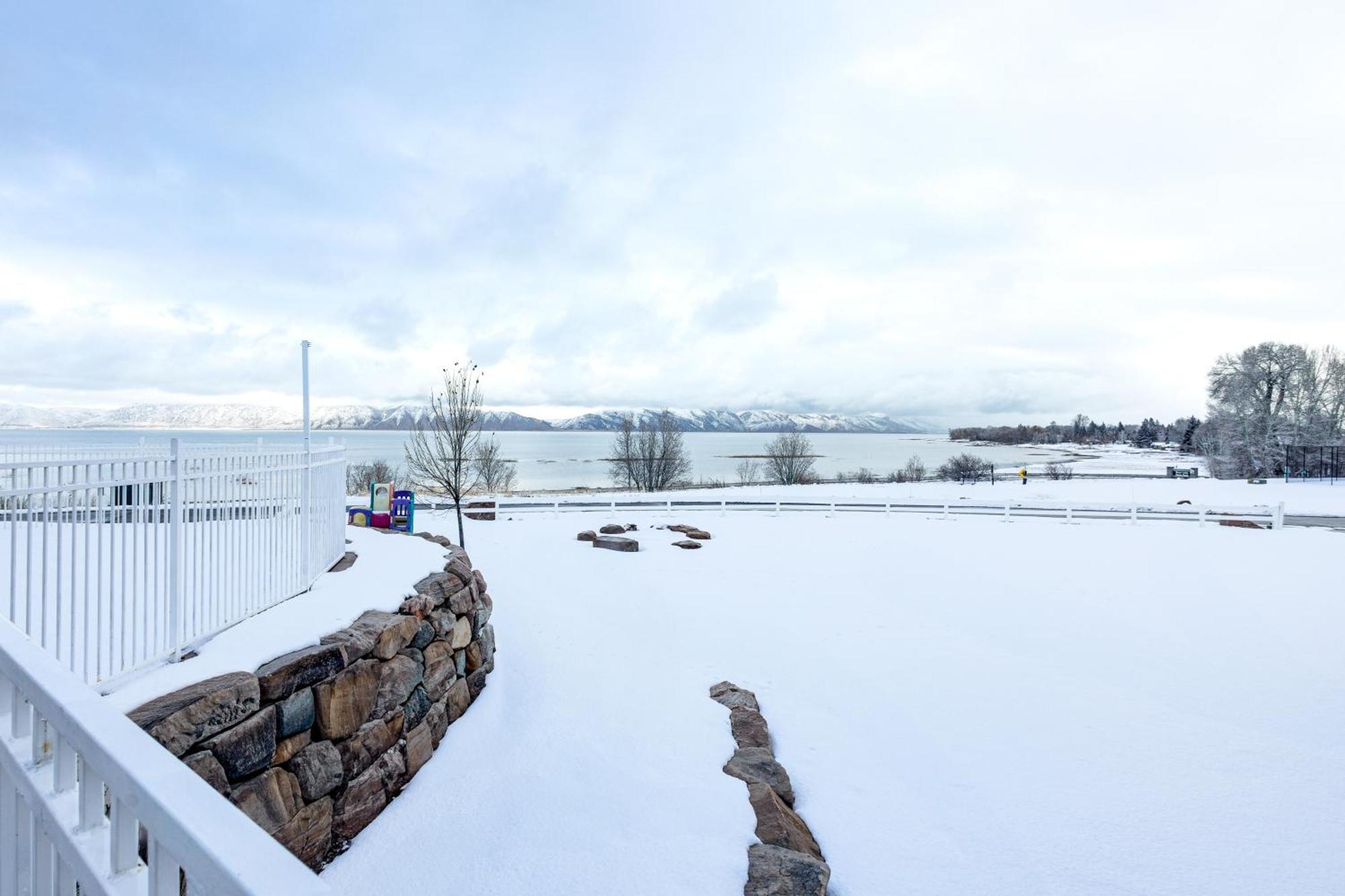 Garden City Condo With Pool Access By Bear Lake! Exterior photo