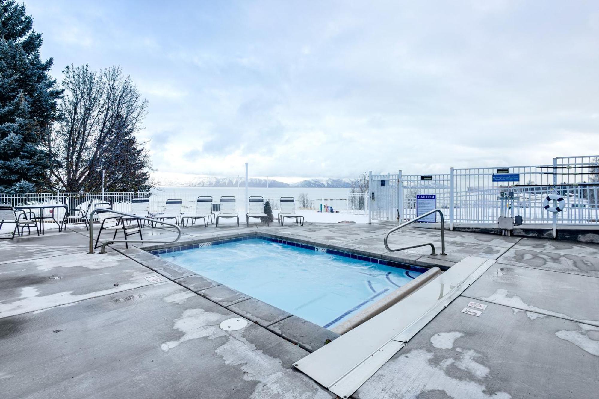 Garden City Condo With Pool Access By Bear Lake! Exterior photo
